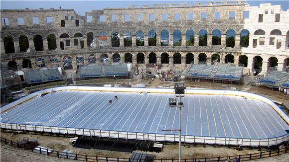 Zbog nevremena oštećen led u pulskoj Areni                                                                                                                                                                                                      