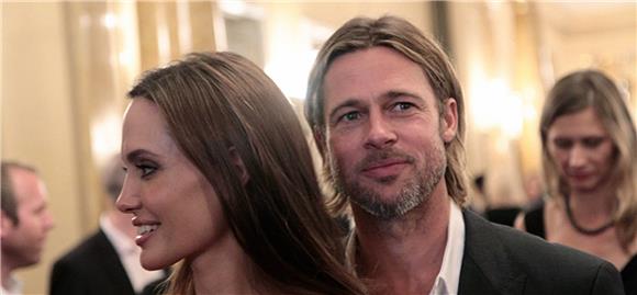 Brad Pitt daruje 100.000 USD kampanji istospolnog braka                                                                                                                                                                                         