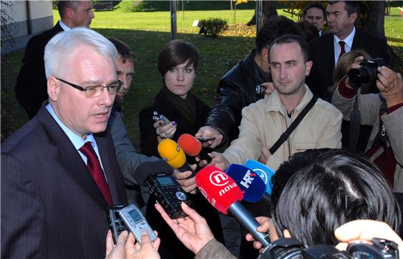 Josipović u S. Brodu: od susjeda treba tražiti da se prilagode standardima                                                                                                                                                                      