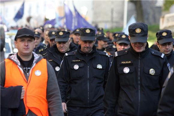 U Zagrebu prosvjed policajaca zbog odgode primjene odredbe o otpremninama                                                                                                                                                                       