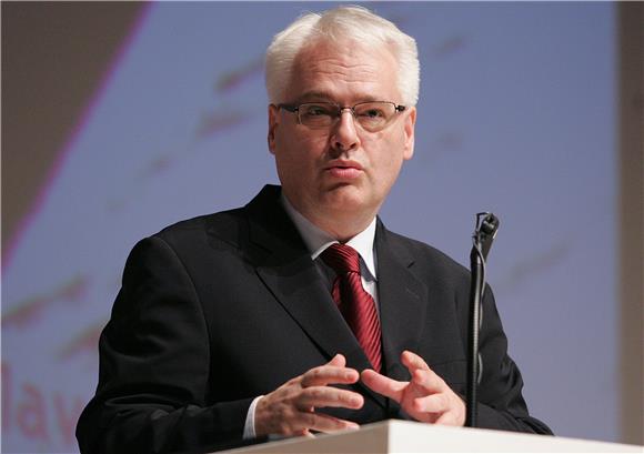 Josipović doputovao u posjet Kataru                                                                                                                                                                                                             