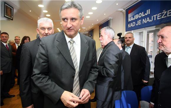 Karamarko: HDZ se ne slaže sa zaključcima Odbora za unutarnju politiku                                                                                                                                                                          