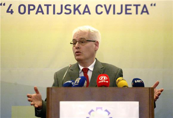 Predsjednik Josipović na Ivest forumu                                                                                                                                                                                                           