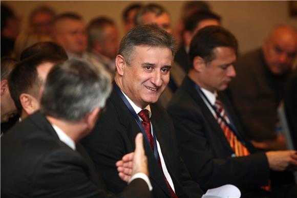 Karamarko: HDZ će u Zagrebu možda podržati nestranačkog kandidata                                                                                                                                                                               