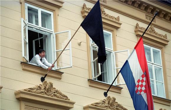 Preminuo predsjednik Republike Hrvatske dr. Franjo Tuđman                                                                                                                                                                                       