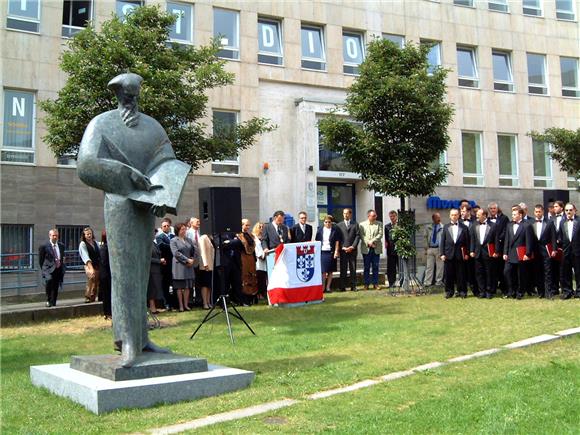 Otkriven je spomenik Marku Maruliću u Berlinu                                                                                                                                                                                                   