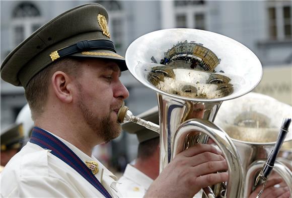 Obilježavanje Dana Oružanih snaga na Trgu Bana Jelačića                                                                                                                                                                                         