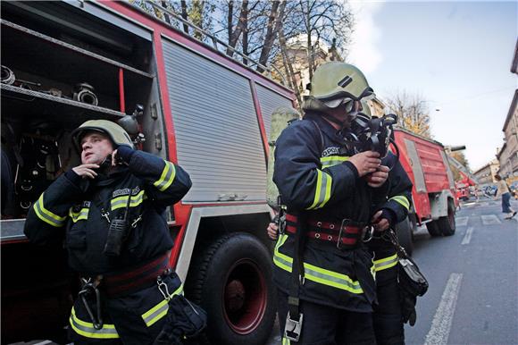 Požar stana i krovišta u središtu Zagreba                                                                                                                                                                                                       