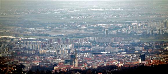 Zagrebačke skice: Pogled na grad s Oltara domovine na Medvedgradu                                                                                                                                                                               