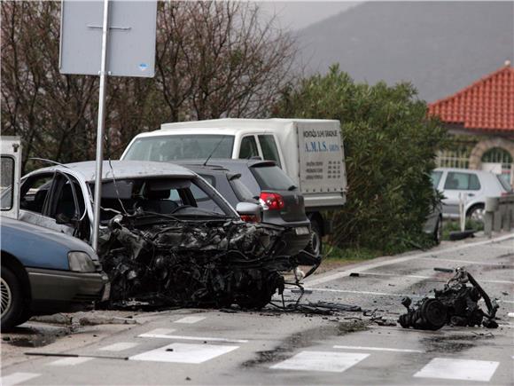 Eksplozija bombe ispod parkiranog automobila u Dubrovniku                                                                                                                                                                                       