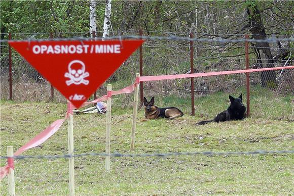 Poligon Cerovac- pokazna vježba razminiranja za sudionike međunarodnog sastanka o razminiranju                                                                                                                                                  