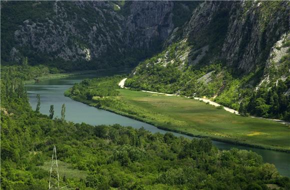 Smrtno stradala 16-godišnja Francuskinja u kanjonu Cetine                                                                                                                                                                                       