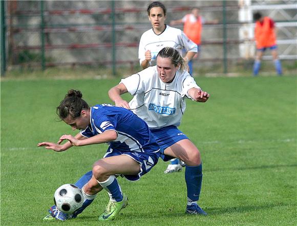 Nogometašice Osijeka pobjednice Hrvatskog nogometnog Kupa za žene                                                                                                                                                                               