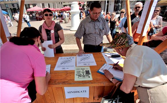 Sindikati: dosad prikupljeno 72 posto potrebnih potpisa za referendum o izmjenama ZOR-a                                                                                                                                                         