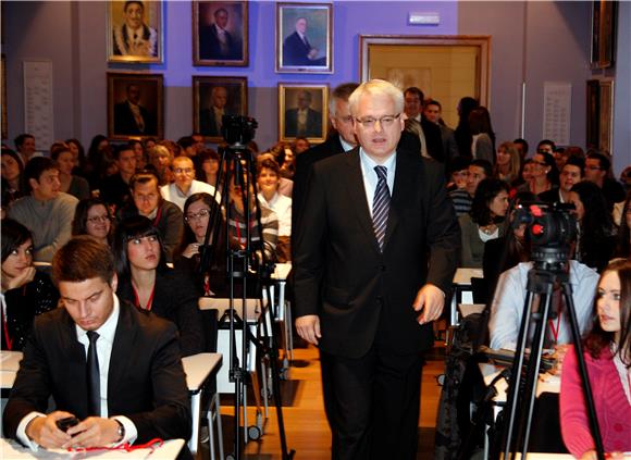 Predsjednik Josipović nazočio otvorenju 2. Kongresa studenata prava i medicine                                                                                                                                                                  