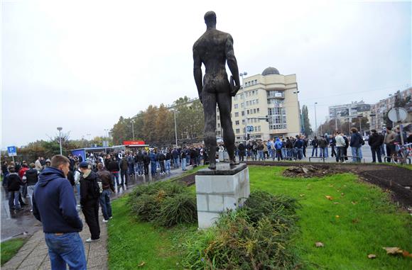 Dvije tisuće navijača na treningu Dinama                                                                                                                                                                                                        