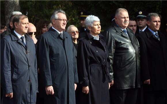 Visoka državna izalsnastva položila vijence na Mirogoju u povodu blagdana Svih svetih                                                                                                                                                           