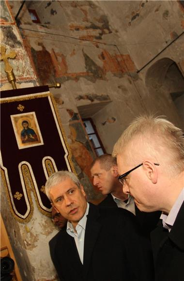 Predsjednici Josipović i Tadić  obišli manastir Krupu                                                                                                                                                                                           