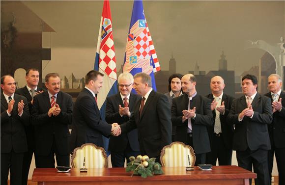  Povelja o prijateljstvu i suradnji grada Sinja i općine Barban                                                                                                                                                                                 