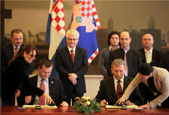  Povelja o prijateljstvu i suradnji grada Sinja i općine Barban                                                                                                                                                                                 