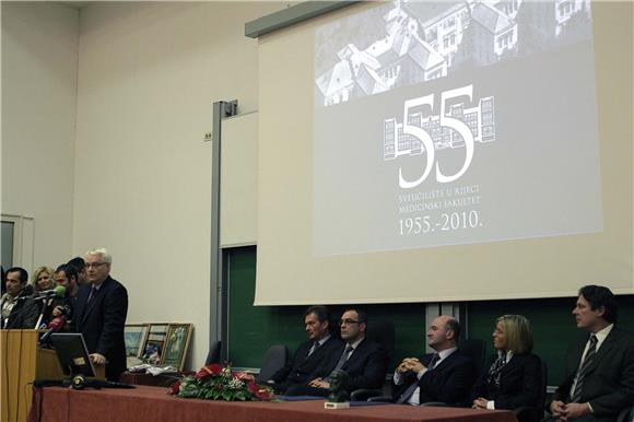 Josipović nazočio svečanoj sjednici Medicinskog fakulteta Sveučilišta u Rijeci                                                                                                                                                                  