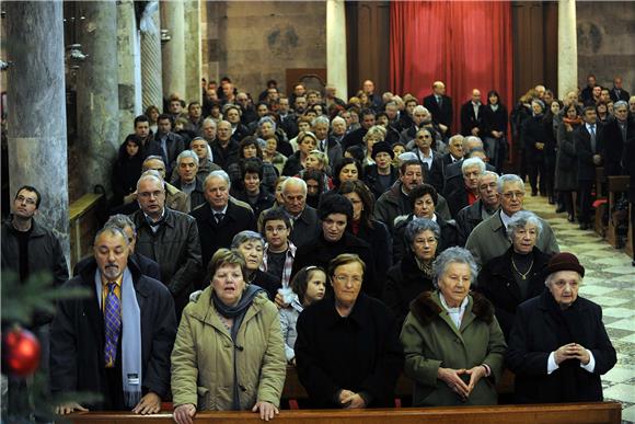 Božićna misa u Zadru: Kako bismo prošli teške ratne dane da nije bilo utjehe Božje?                                                                                                                                                             