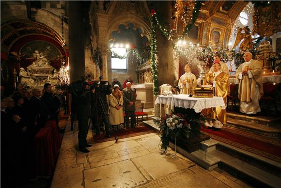 mons. Barišić na Božićnoj misi pozvao na zaštitu obiteljskih vrjednota u hrvatskom društvu                                                                                                                                                      