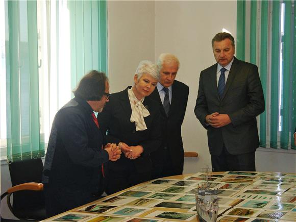 Premijerka Kosor posjetila brodogradilište Uljanik                                                                                                                                                                                              