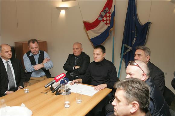 Tiskovna konferencija zapovjednika i zapovjedništva 204. Vukovarske brigade                                                                                                                                                                     