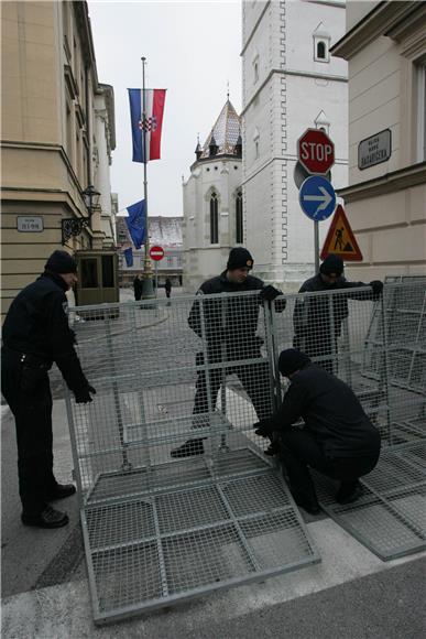 Zagreb: policija blokirala prosvjednicima prilaze Markovu trgu                                                                                                                                                                                  