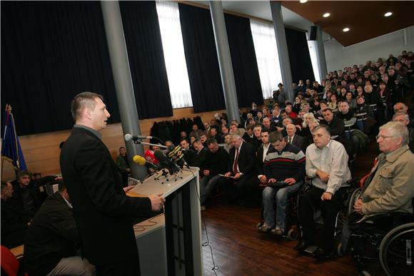 Počeo skup braniteljskih udruga koje ne podupiru prosvjed                                                                                                                                                                                       