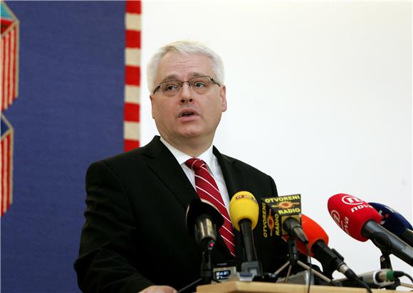 Josipović: nasilnici divljaštvom uvrijedili Zagreb                                                                                                                                                                                              