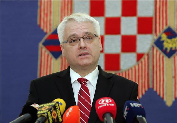 Josipović: nasilnici divljaštvom uvrijedili Zagreb                                                                                                                                                                                              