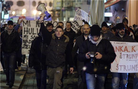 Prosvjednici došli do Trga žrtava fašizma                                                                                                                                                                                                       