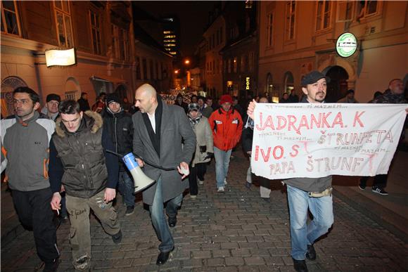 Prosvjednici došli do Trga žrtava fašizma                                                                                                                                                                                                       