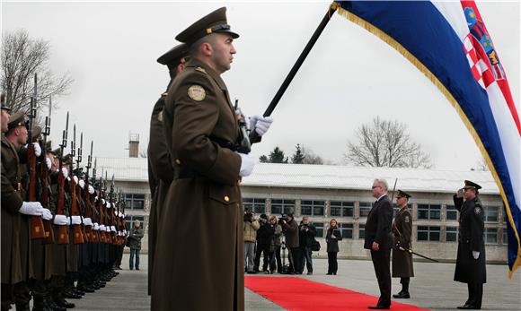 Predsjednik i premijerka u radnom posjetu Ministarstvu obrane RH                                                                                                                                                                                