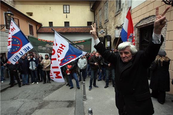 Zagreb: počeo prosvjed                                                                                                                                                                                                                          