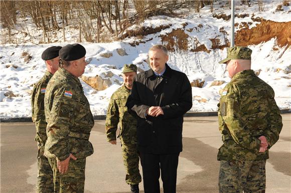 Ministar Božinović obišao vojni poligon u Slunju                                                                                                                                                                                                