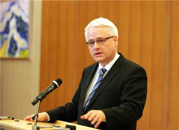 Josipović: većina stranaka za jasno definiranje datuma izbora                                                                                                                                                                                   