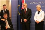 Predsjednica Vlade Republike Hrvatske Jadranka Kosor uručila stipendije  djeci hrvatskih branitelja                                                                                                                                             