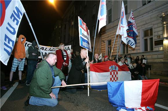 Protuvladin prosvjed u Zagrebu                                                                                                                                                                                                                  