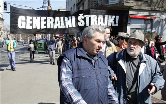 Krenula povorka solidarnosti sa štrajkašima iz 'Večernjaka'                                                                                                                                                                                     