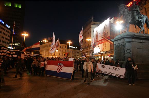 Prosvjednici opet traže odlazak vlade                                                                                                                                                                                                           