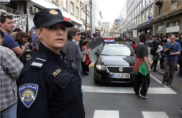 Policija sprječava ulazak prosvjednika na 'Cvjetni'                                                                                                                                                                                             