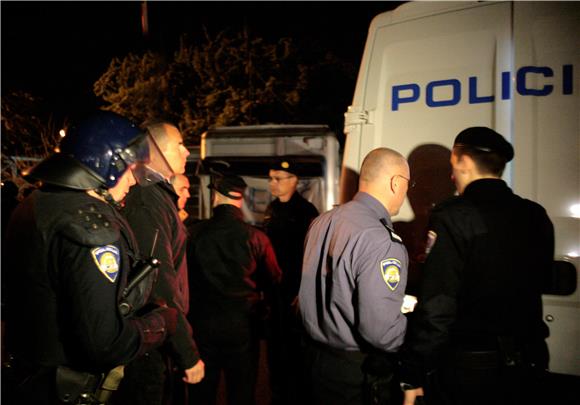 Protest ispred stadiona u Maksimiru                                                                                                                                                                                                             