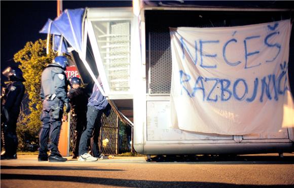 Protest ispred stadiona u Maksimiru                                                                                                                                                                                                             