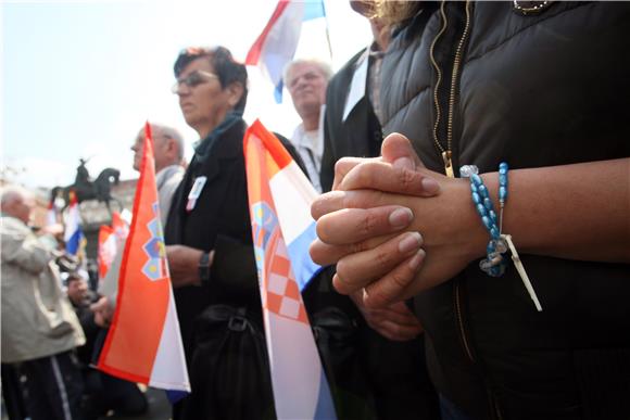 Na Jelačićevom trgu počeo skup hrvatskih branitelja                                                                                                                                                                                             