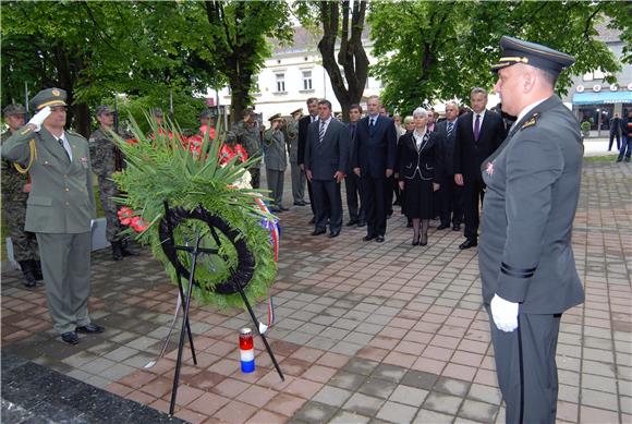 Premijerka Kosor u Okučanima                                                                                                                                                                                                                    