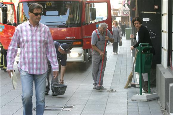 Na pločnik pao kip s fasade u Jurišićevoj - nema ozlijeđenih                                                                                                                                                                                    