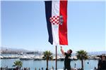 Split: Podizanjem hrvatske zastave obilježena 20. obljetnica prosvjeda ispred Banovine                                                                                                                                                          